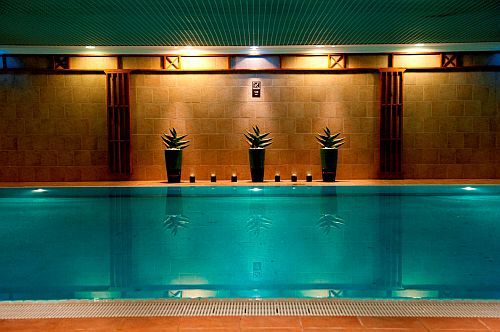 Kettenbrücke Sofitel Hotel Budapest - Schwimmbad - Wellnessprogramme in Luxushotel Sofitel