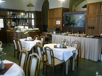 Hotel Omnibusz in Budapest zum günstigen Preis - Frühstück
